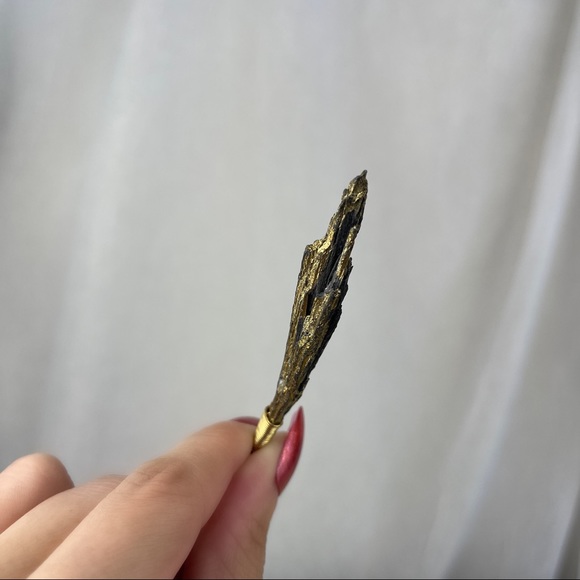 🚫SOLD🚫 NWOT Sage Goddess Alchemist Gold Plated Black Kyanite Pendant Necklace - Picture 13 of 16